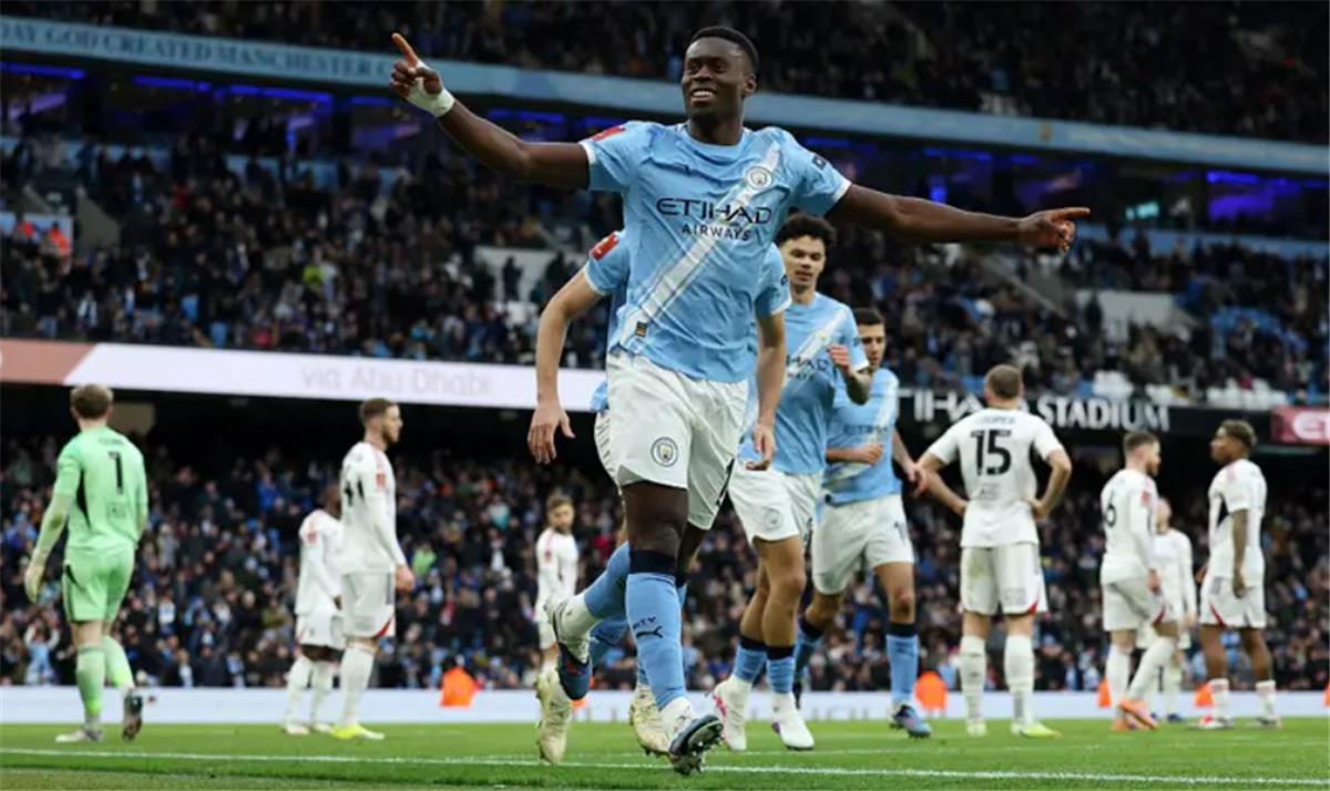 فيديو | جويهي يسجل هدف مانشستر سيتي الثاني أمام سالفورد