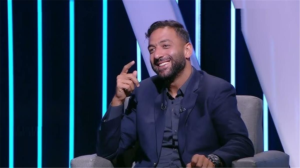 ميدو ساخرًا من هجوم الإعلام على جماهير الأهلي: كان المفروض يرموا دباديب وورد