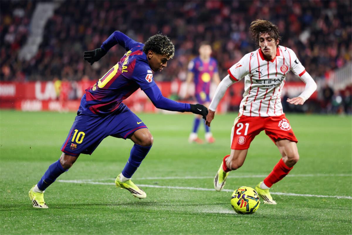 رجل مباراة برشلونة وجيرونا في الدوري الإسباني