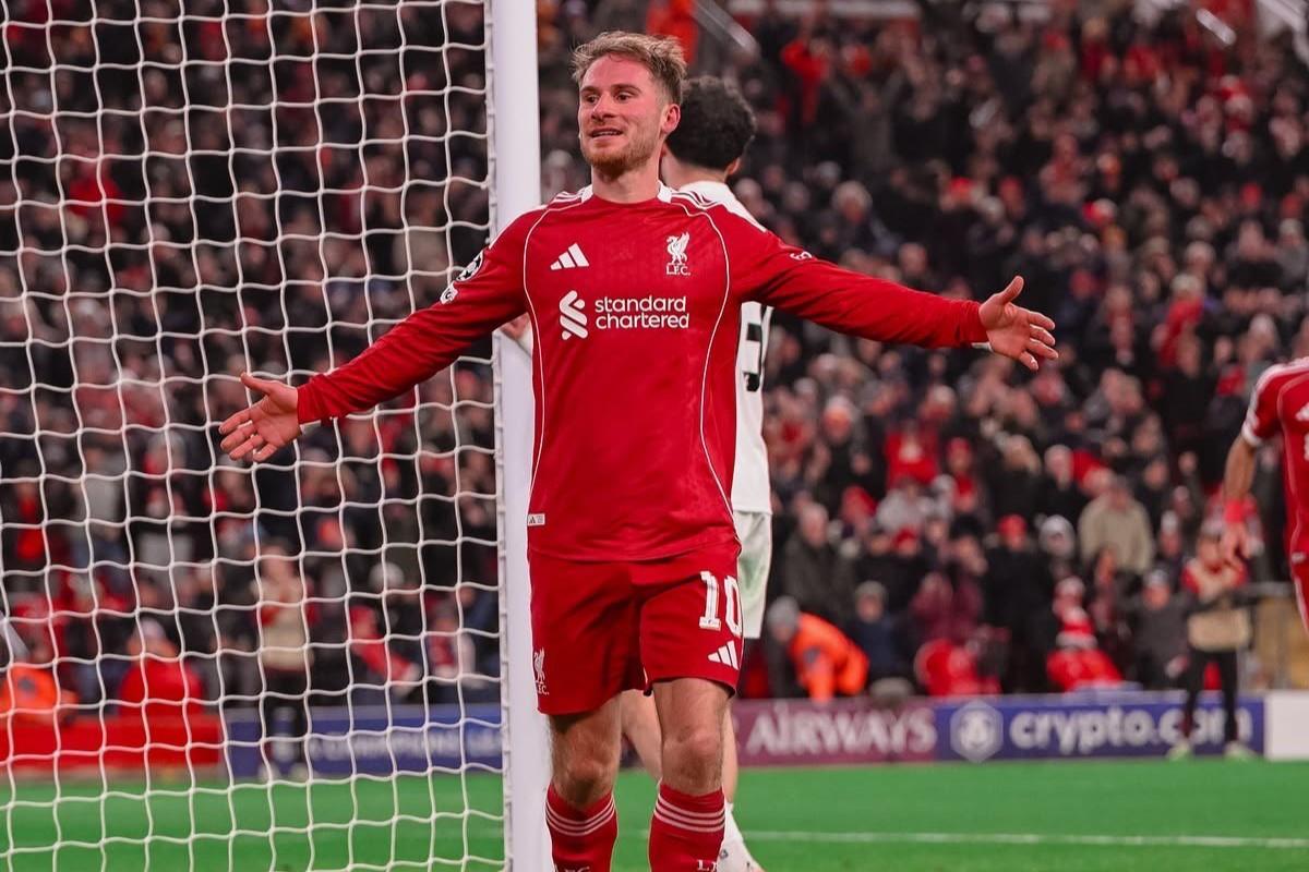 والد ماك أليستر يكشف حقيقة رحيله إلى مانشستر يونايتد