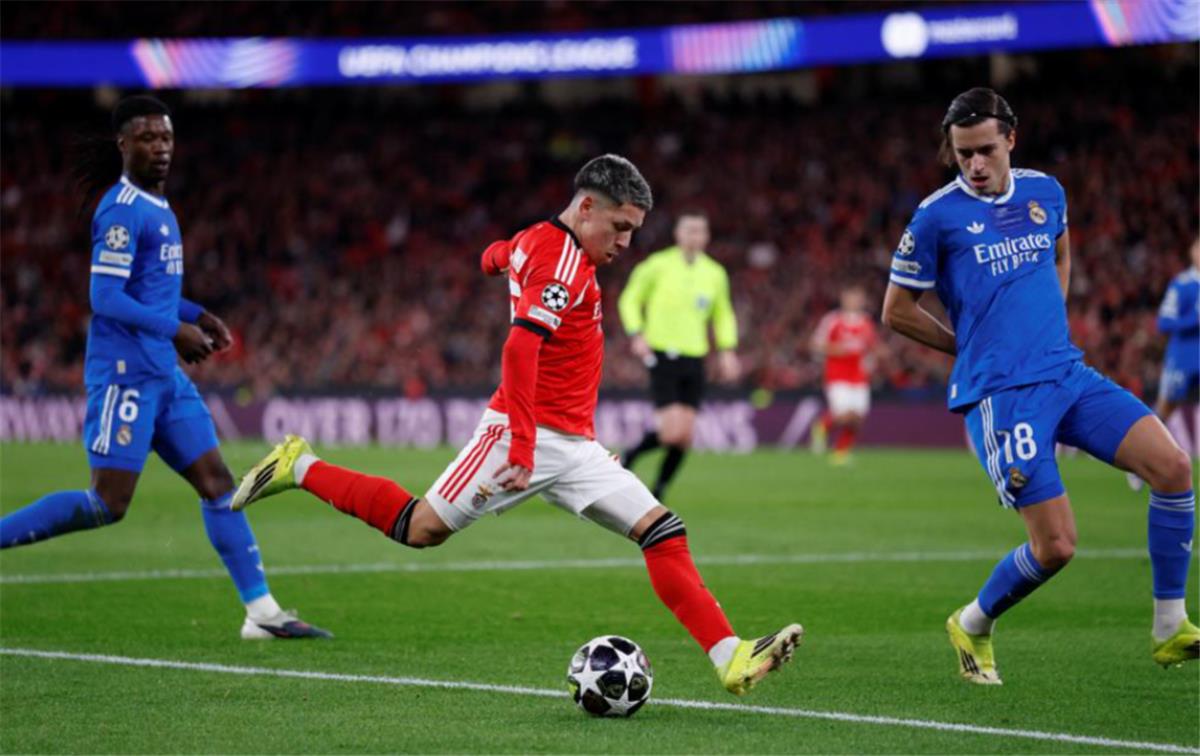 رجل مباراة ريال مدريد وبنفيكا في دوري أبطال أوروبا