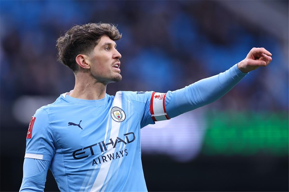 ستونز يشيد بصفقة مانشستر سيتي.. ويوضح دور الجماهير في حقبة جوارديولا 