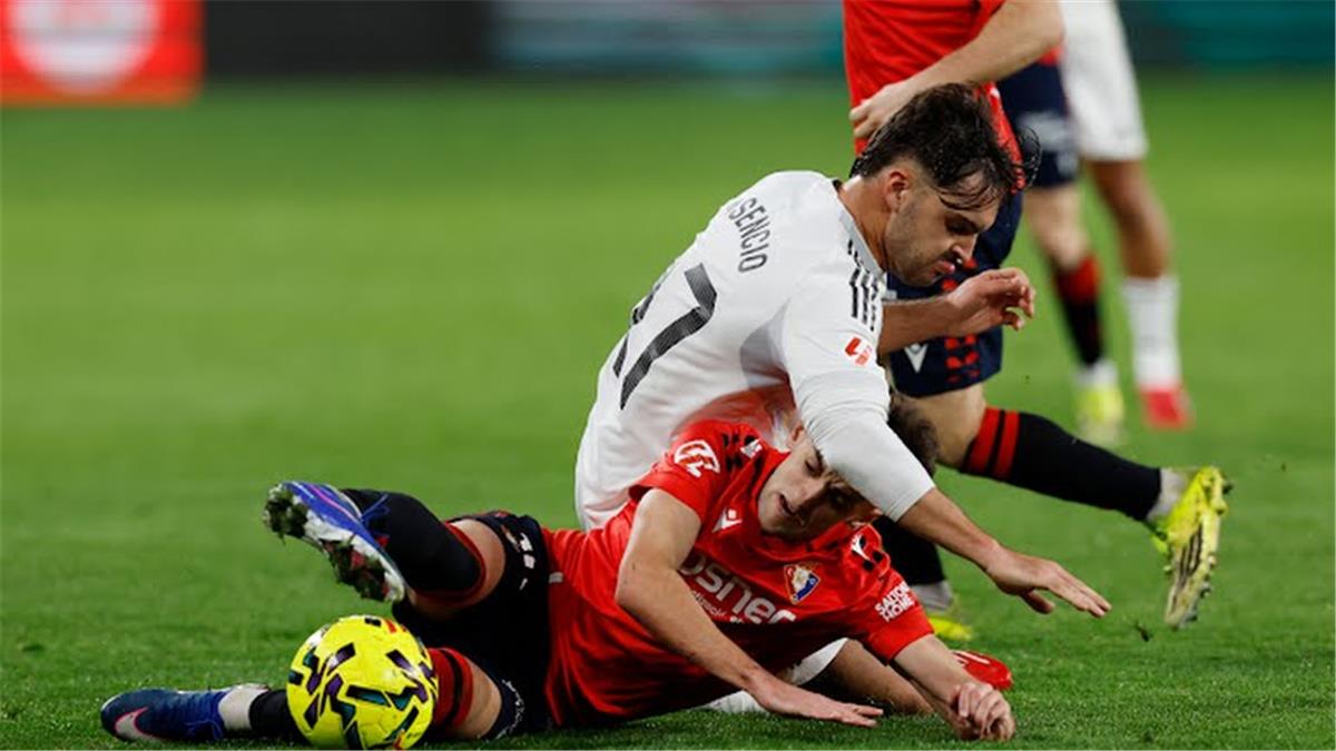 رجل مباراة ريال مدريد وأوساسونا في الدوري الإسباني