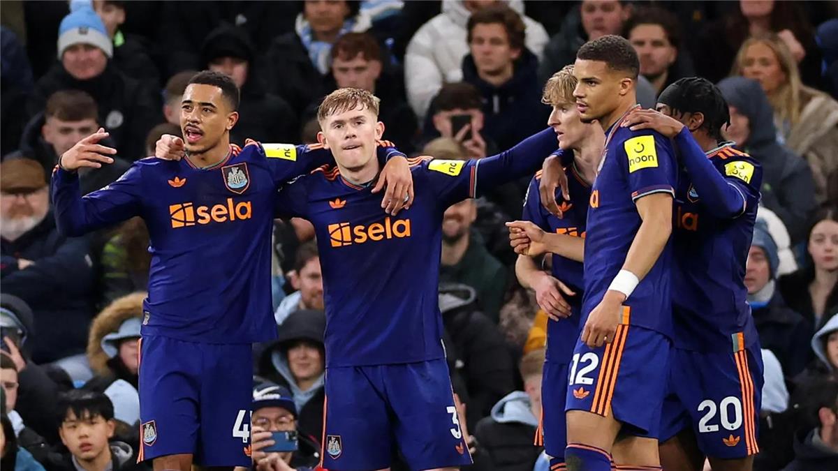 فيديو | لويس هول يسجل هدف تعادل نيوكاسل أمام مانشستر سيتي