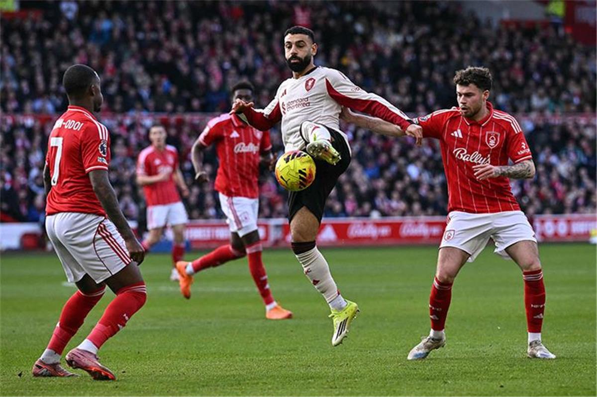 ديلي إكسبريس: محمد صلاح لم يكن محقًا في تصرفه أمام نوتينجهام