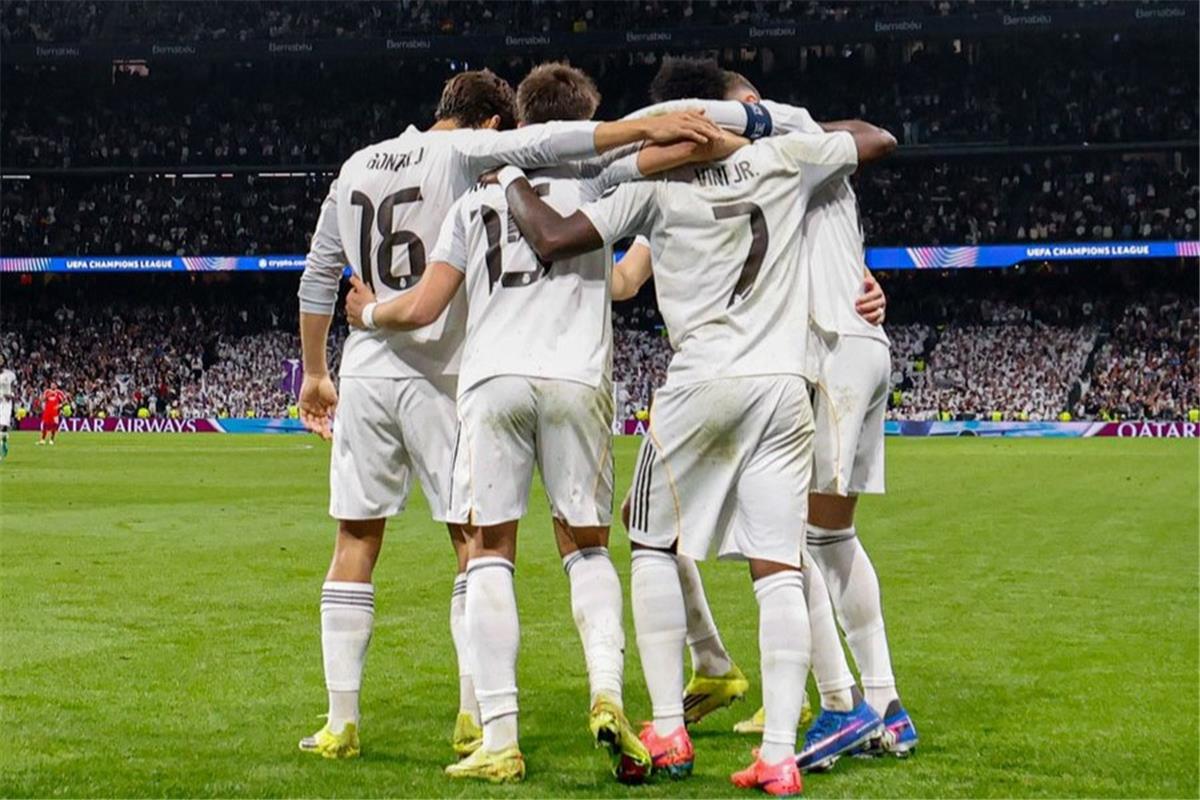 ماركا تكشف سبب طرد أحد المشجعين خلال مباراة ريال مدريد وبنفيكا