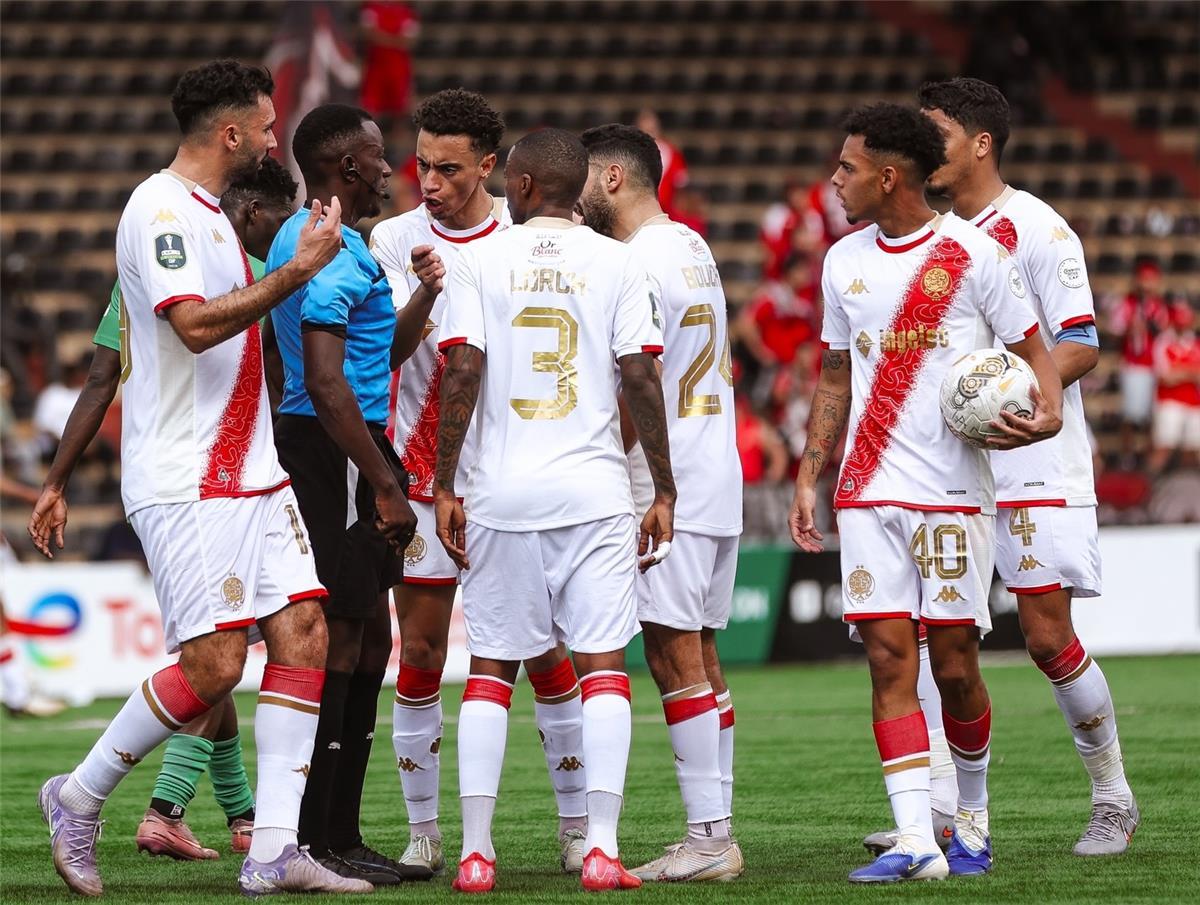 طاقم تحكيم  مصري لديربي الوداد وأولمبيك آسفي في كأس الكونفدرالية