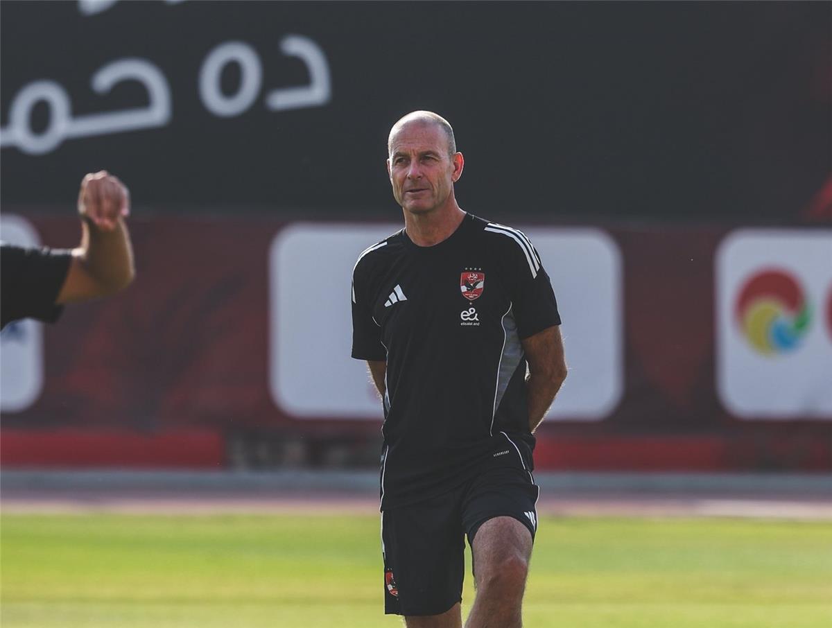 خاص | أحدهما في منتخب عربي.. الأهلي يعرض محللين أداء على ييس توروب