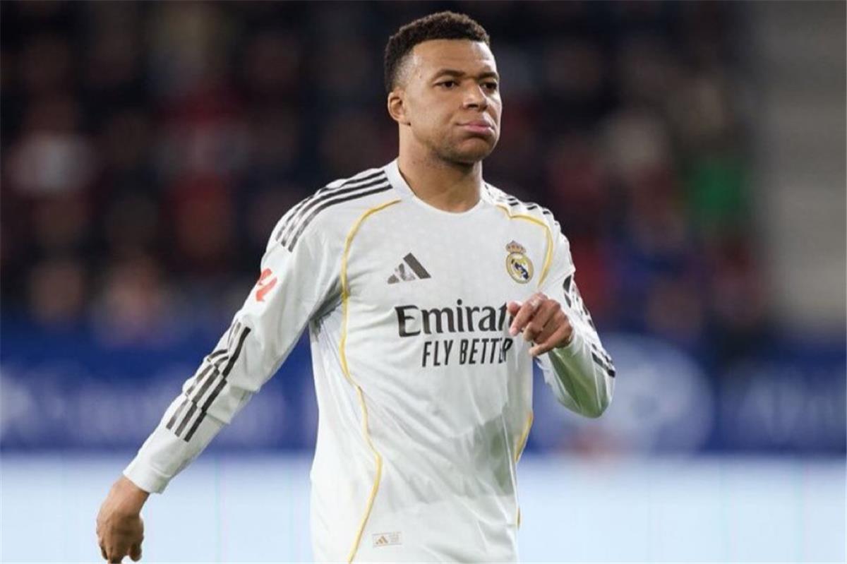 ليكيب توضح موقف مبابي من إجراء عملية جراحية في الركبة