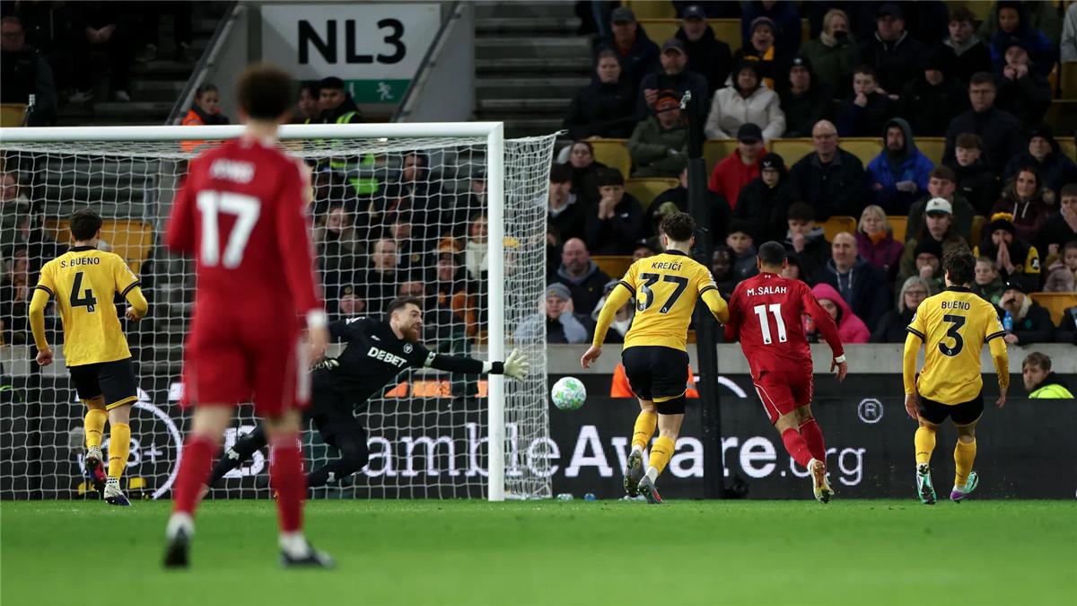 فيديو | محمد صلاح يسجل وليفربول يتلقى خسارة قاتلة أمام ولفرهامبتون في الدوري الإنجليزي