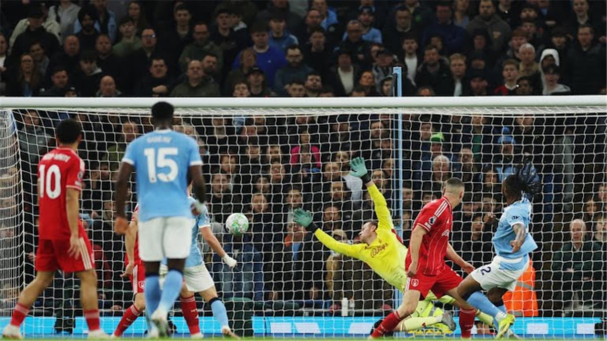 سيمينيو يسجل هدف مانشستر سيتي الأول أمام نوتينجهام