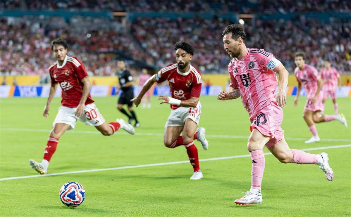 ترامب يتغزل في الأهلي بحضور ليونيل ميسي: أفضل فريق مصري