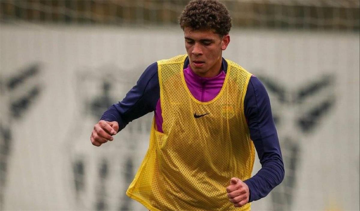 ردود أفعال جماهير برشلونة على تألق حمزة عبد الكريم في ظهوره الأول: سيأخذ مكان نجم الفريق