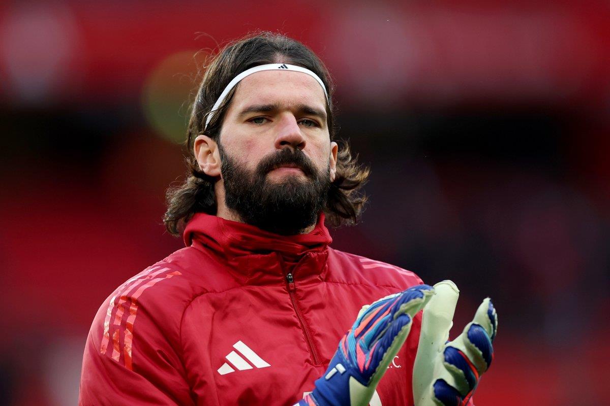 سبب استبعاد أليسون من مباراة ليفربول وجالطة سراي في دوري أبطال أوروبا