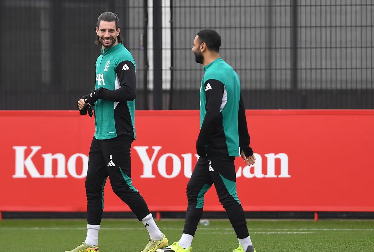 هراء.. شيروود ينتقد تصرف محمد صلاح قبل مباراة ليفربول وجالطة سراي