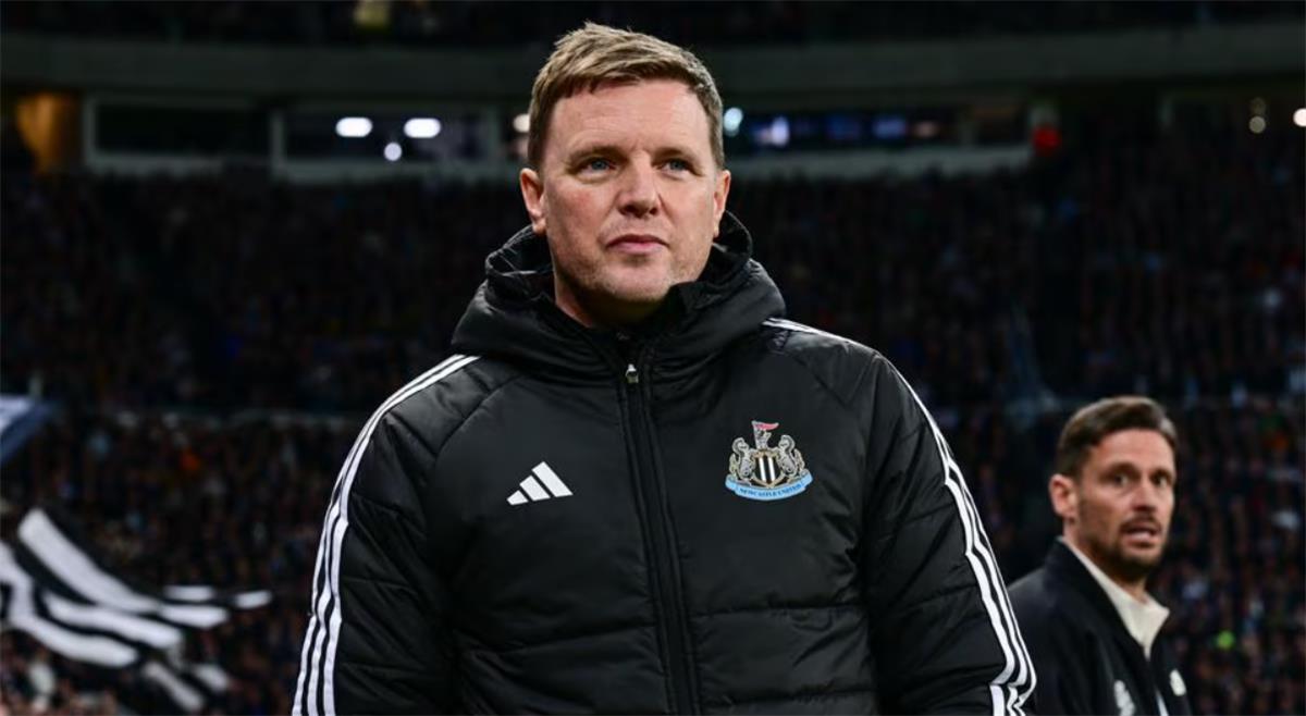 مدرب نيوكاسل يشكك في ضربة جزاء برشلونة.. ويؤكد: نهاية يصعب تقبلها