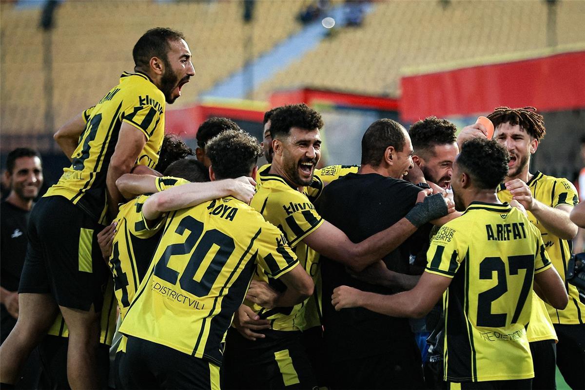 خاص | مدرب وادي دجلة يخوض فترة معايشة في مانشستر يونايتد