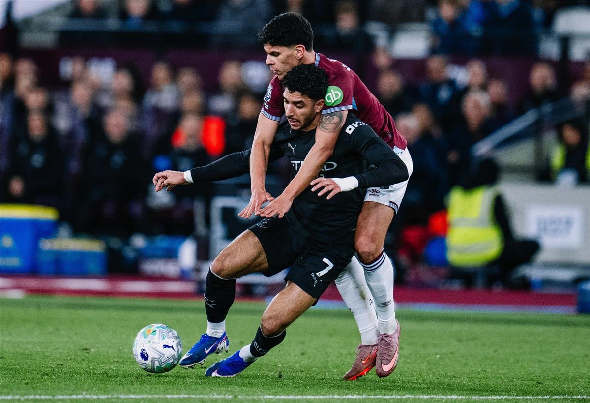 ردود أفعال جماهير مانشستر سيتي على أداء عمر مرموش أمام وست هام: ارحل