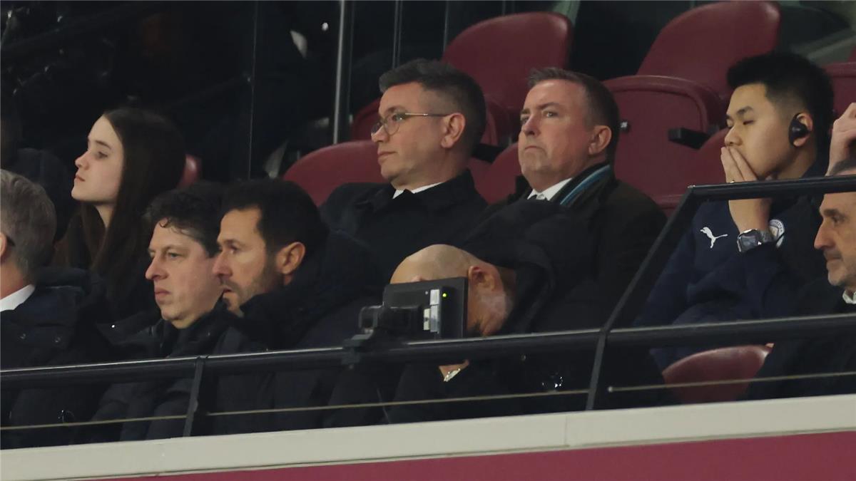 جوارديولا يشيد ببديل مرموش أمام وست هام ويصرّح: أريد عقابًا جديدًا من الحكام