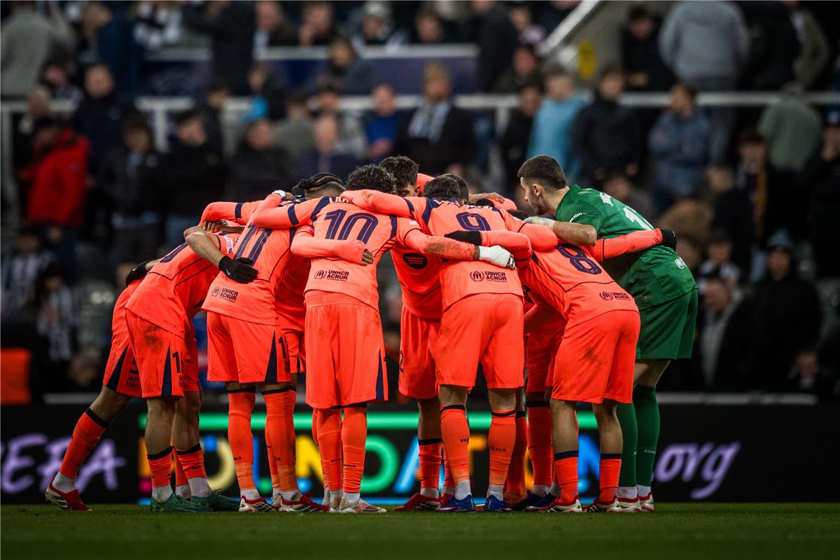 تشكيل برشلونة أمام إشبيلية في الدوري الإسباني.. ليفاندوفسكي يقود الهجوم