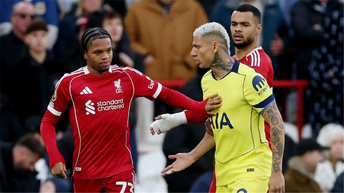 في الوقت القاتل.. ريتشارليسون يسجل هدف تعادل توتنهام أمام ليفربول