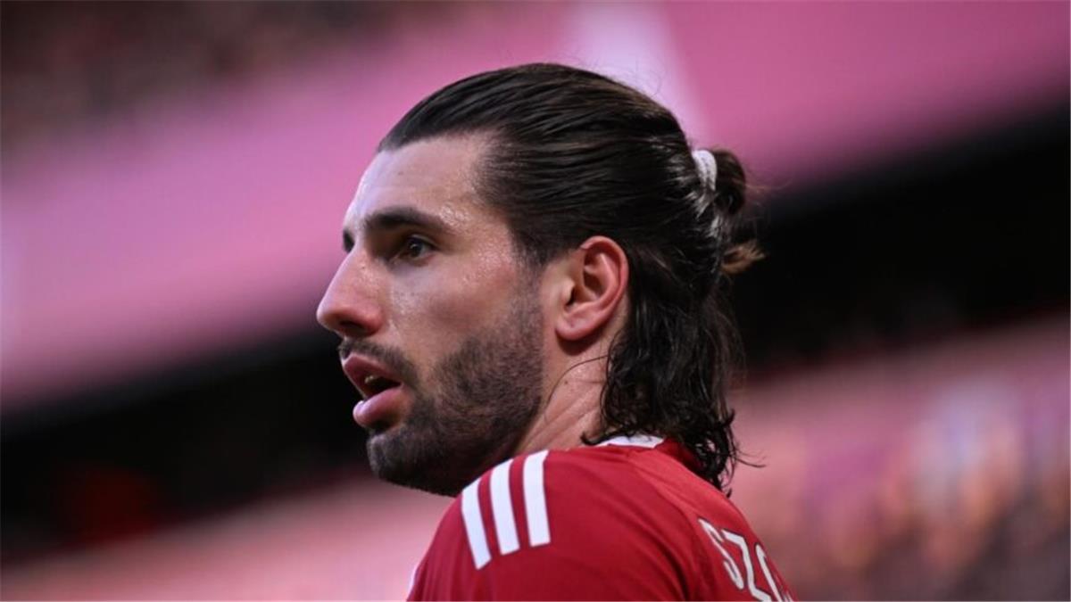 سوبوسلاي منتقدًا ليفربول: يجب أن نكون سعداء إذا تأهلنا لدوري المؤتمرات