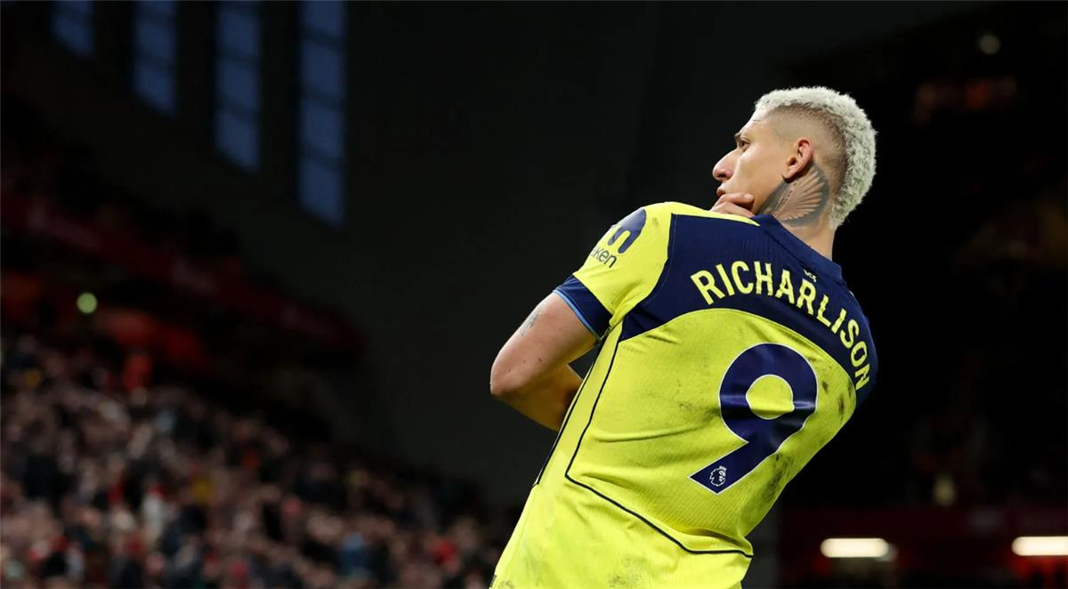 ريتشارليسون يوضح سبب تسجيله الكثير من الأهداف ضد ليفربول
