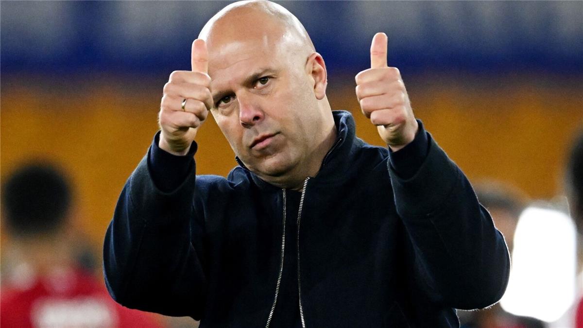 فاولر ينتقد تشكيل ليفربول أمام توتنهام: سلوت لعب وكأن لديه مباراة في الكأس