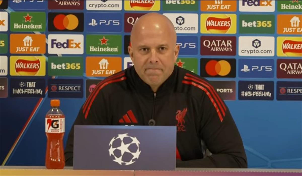 سلوت: غضب الجماهير يؤلمني.. ولا أتفق مع ما قاله كاراجر