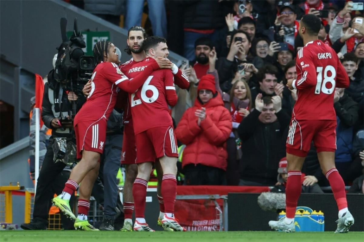 تشكيل ليفربول أمام جالطة سراي في دوري أبطال أوروبا.. موقف محمد صلاح