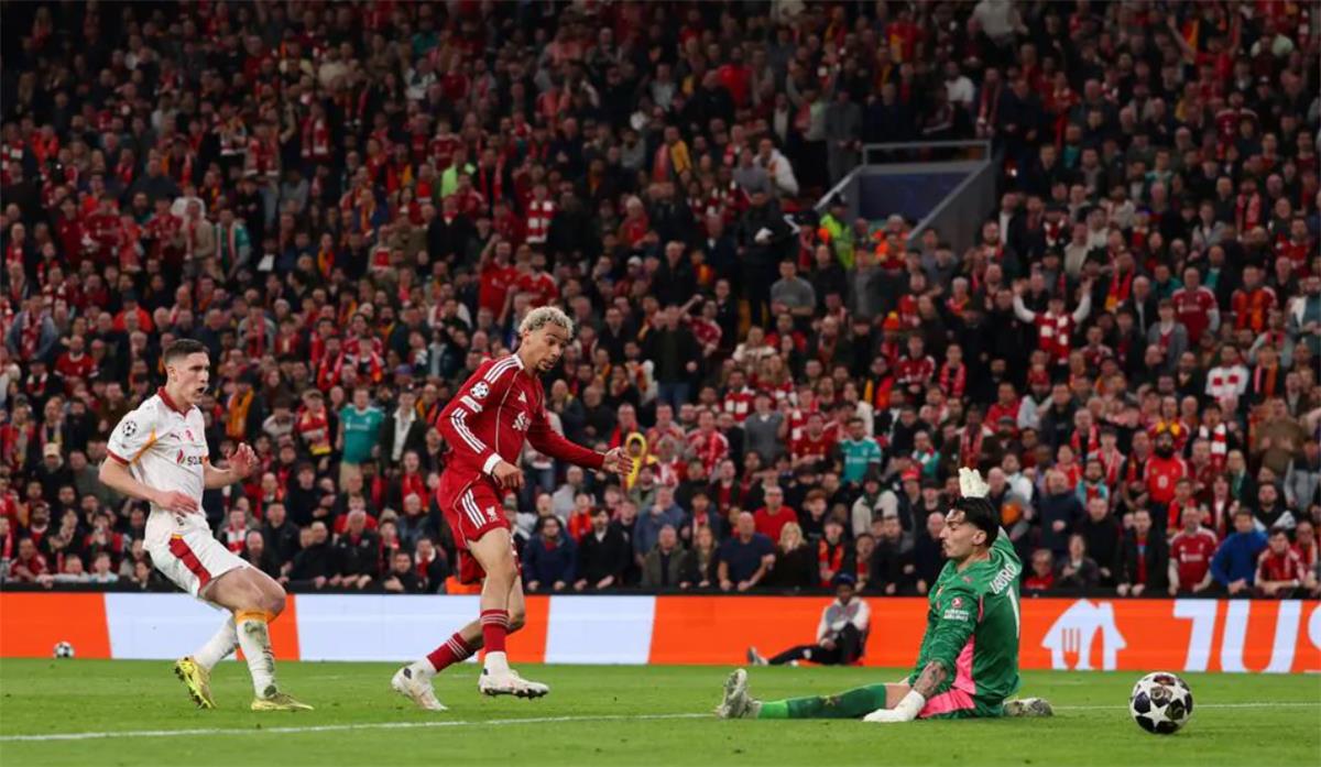 فيديو | أسيست محمد صلاح.. إيكتيكي يسجل هدف ليفربول الثاني أمام جالطة سراي