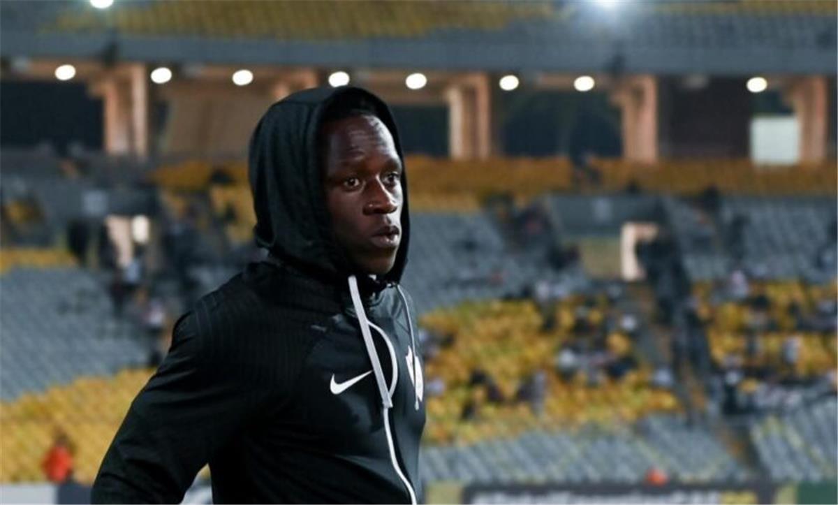 بطولات يكشف كواليس صادمة.. أزمة خفية بين الزمالك وبارون أوشينج