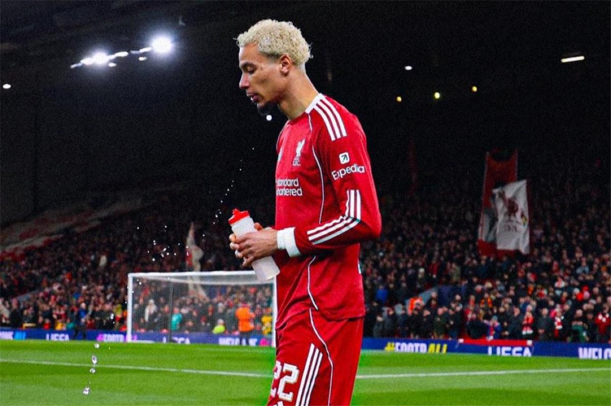 هنري يمازح إيكتيكي بسبب إجازة عيد الفطر المبارك