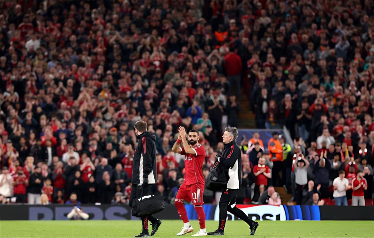 ستيف نيكول: لا تسألوني عن محمد صلاح قبل مباراة ليفربول وبرايتون