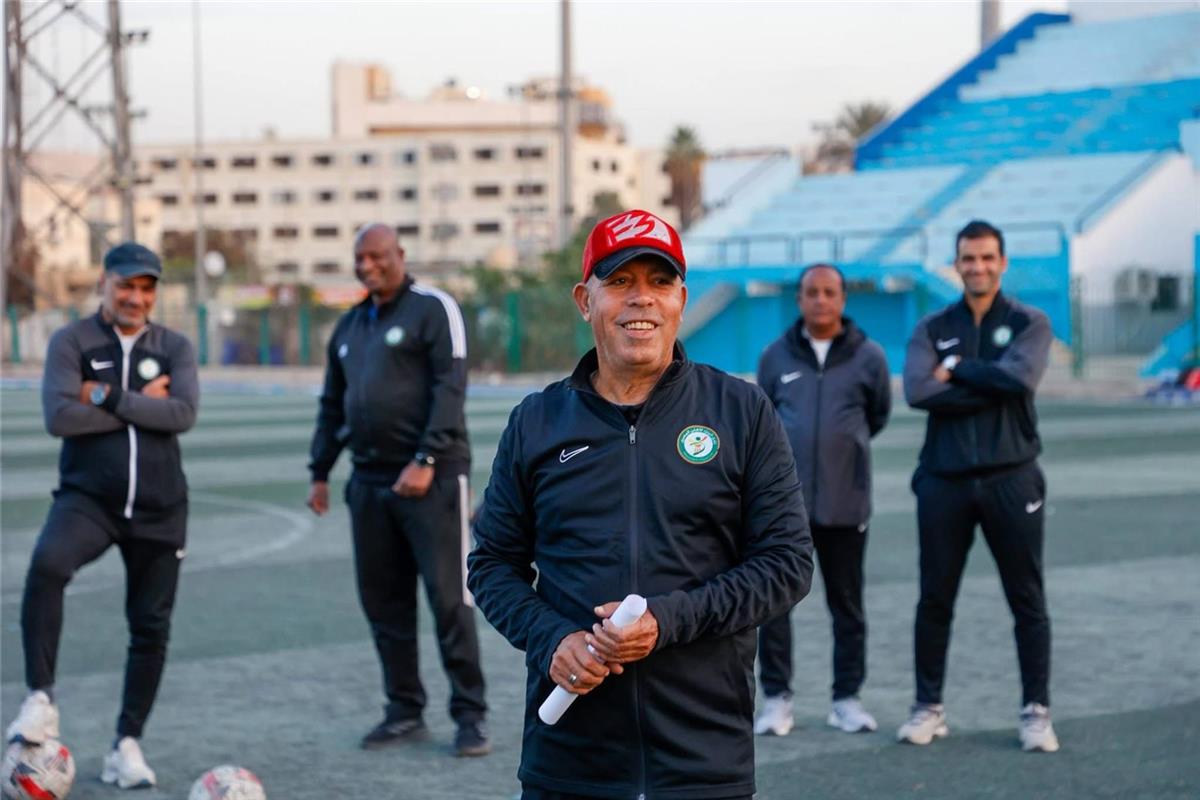 بدر رجب يثير الجدل: لاعب الأهلي السابق أفضل من فان دايك وبيكنباور