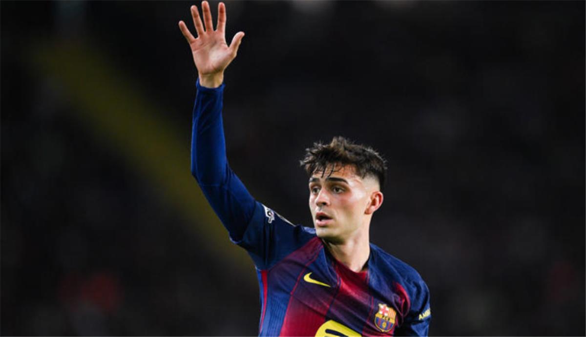 بيدري يشيد بلاعب برشلونة: مذهل ولا غنى عنه