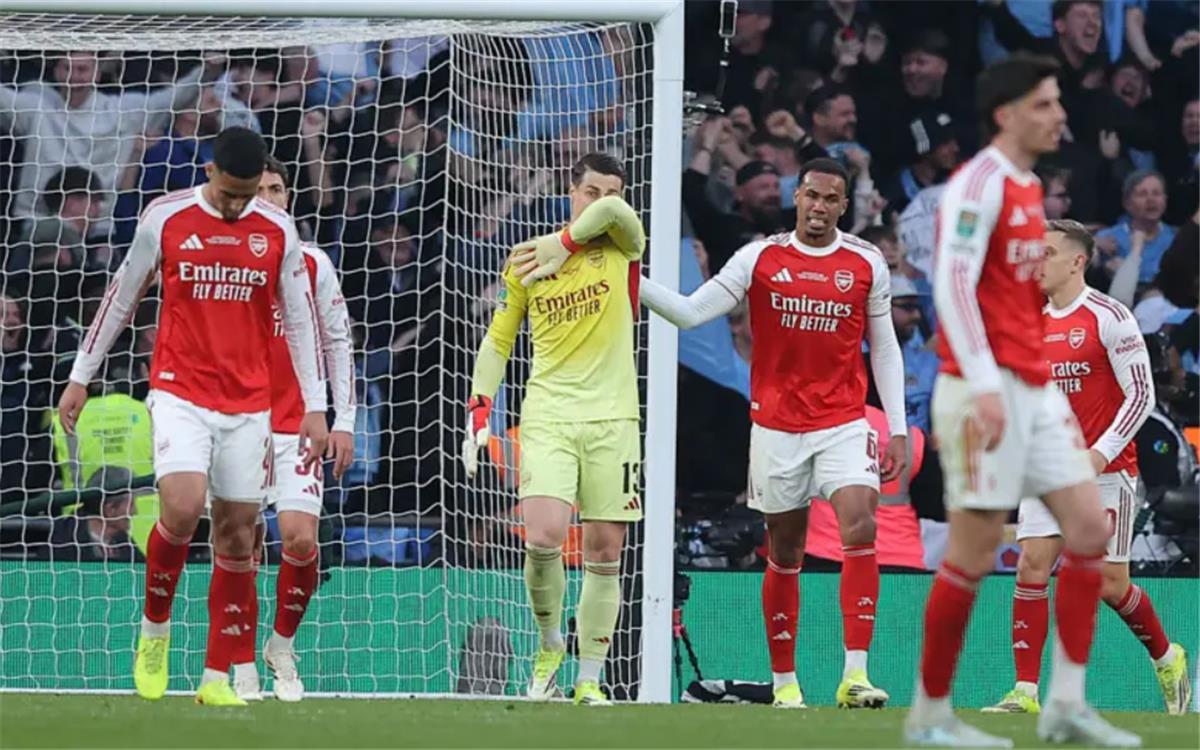 في 4 دقائق.. أوريلي يسجل هدفين لـ مانشستر سيتي أمام آرسنال 