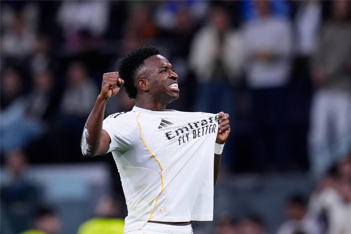 فينيسيوس يكشف عن قدوته في البرازيل.. ومستقبله مع ريال مدريد