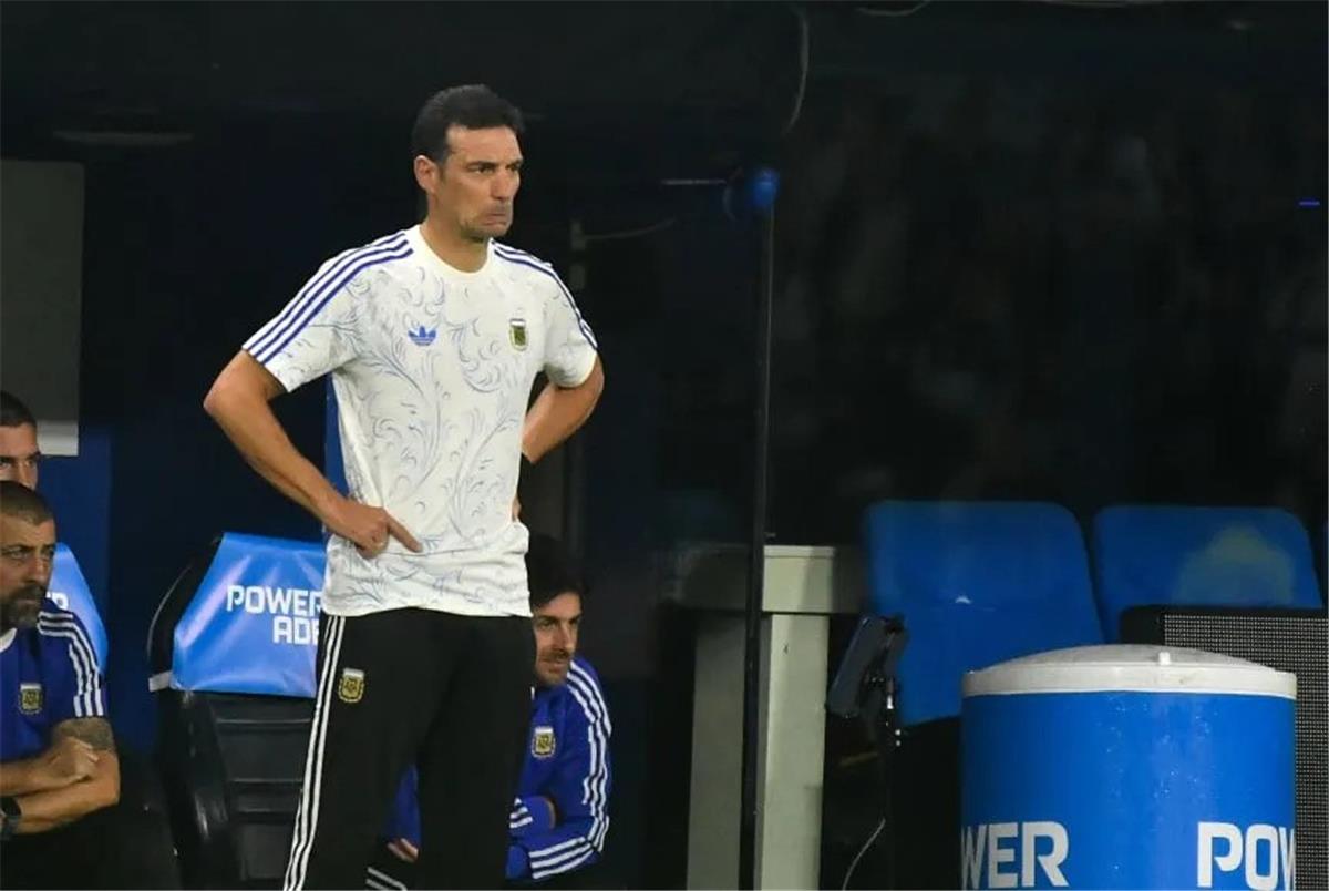 سكالوني يجلد ذاته بعد فوز الأرجنتين على موريتانيا: يمكننا استخلاص الكثير من العبر