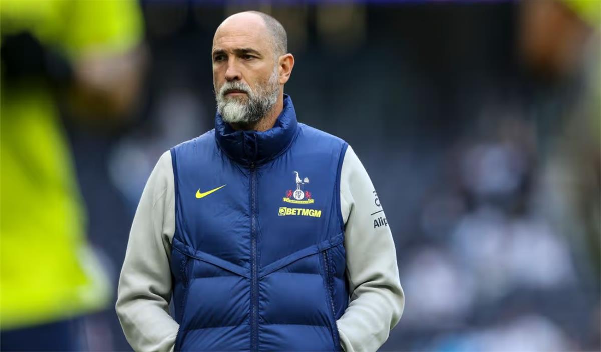 رسميًا | توتنهام يعلن إقالة تيودور بعد 44 يومًا من تعيينه