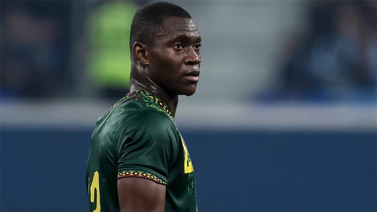 عملاق إسباني وراء تعاقد فالنسيا مع أليو ديانج