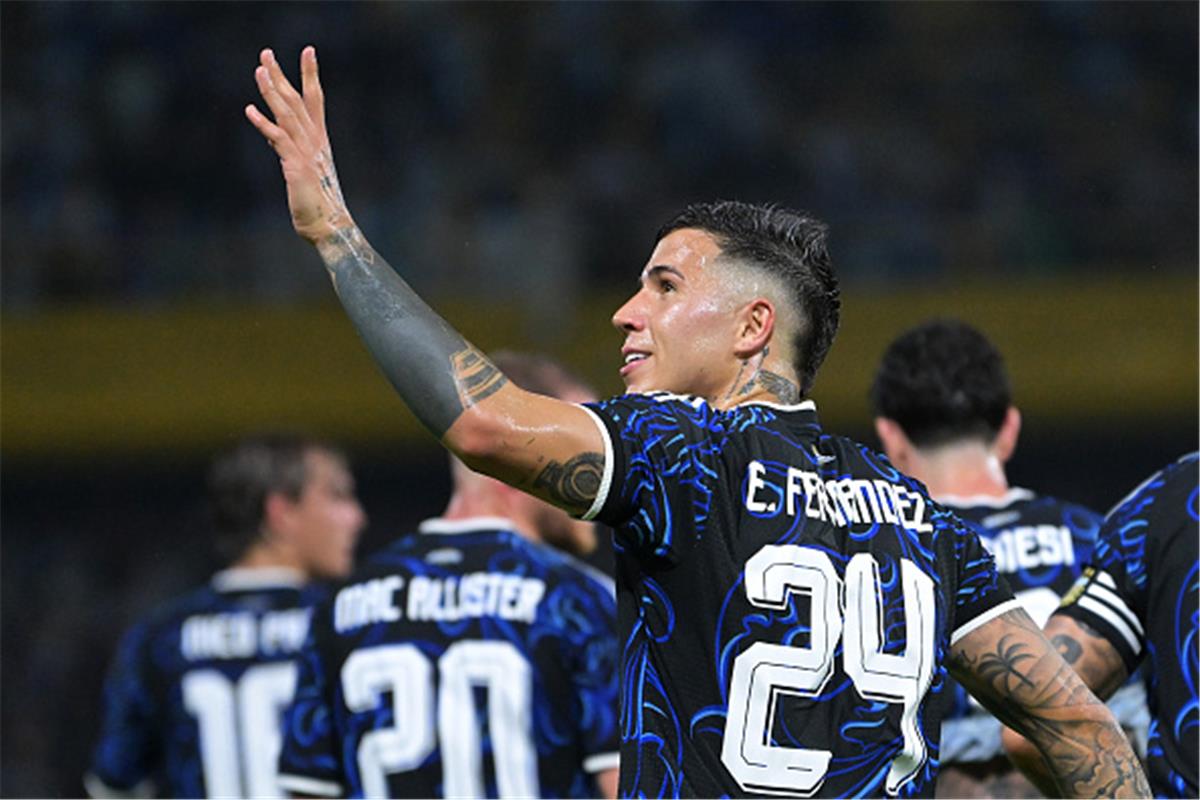 لاعب ريال مدريد يغازل إنزو فرنانديز: أتمنى انضمامه لنا