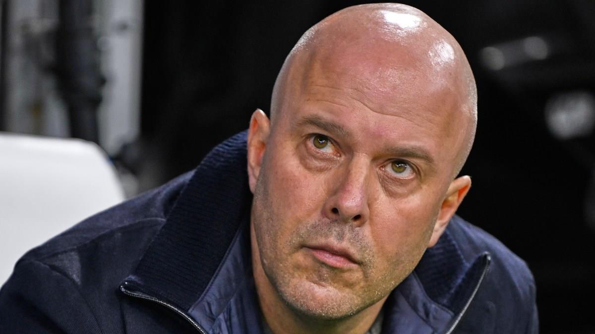 فاولر: محمد صلاح فقد الثقة.. وسلوت يتحمل مسؤولية ما يحدث في ليفربول