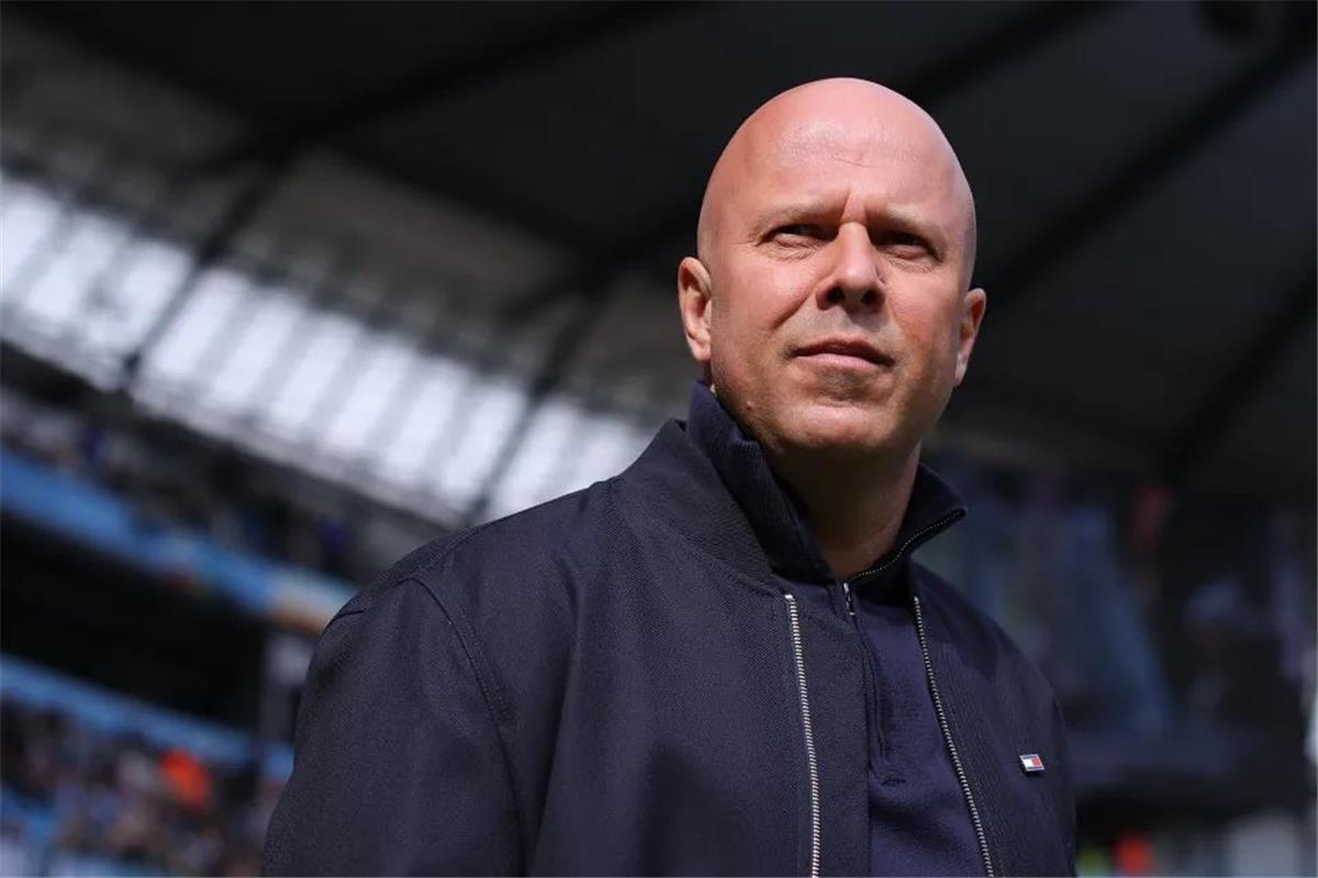 إدارة ليفربول ترهن مصير سلوت بـ هدف واحد بعد خسارة كأس الاتحاد الإنجليزي