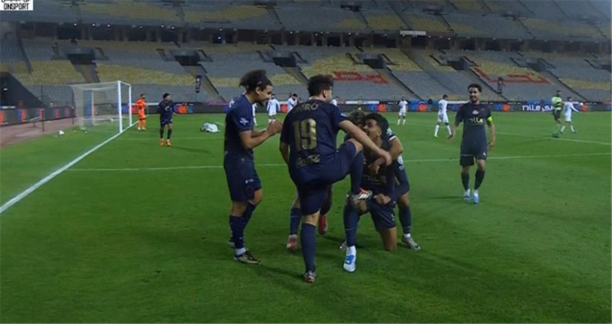 فيديو | حسام عبد المجيد يسجل هدف الزمالك الرابع أمام المصري