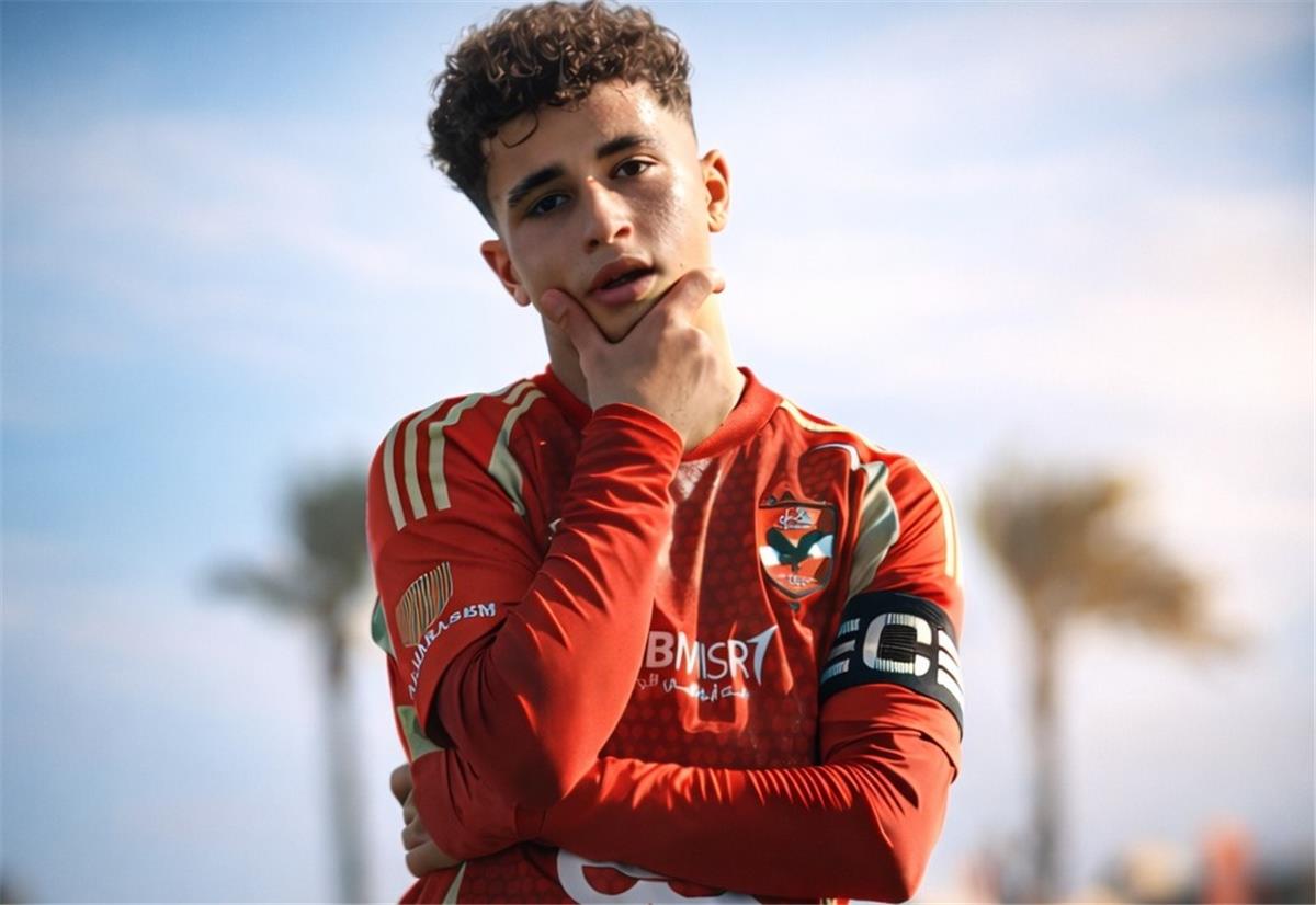 بلال عطية خامس سفراء مصر في الملاعب الإسبانية.. ما علاقة راسينج سانتاندير بـ كوبر والركراكي؟