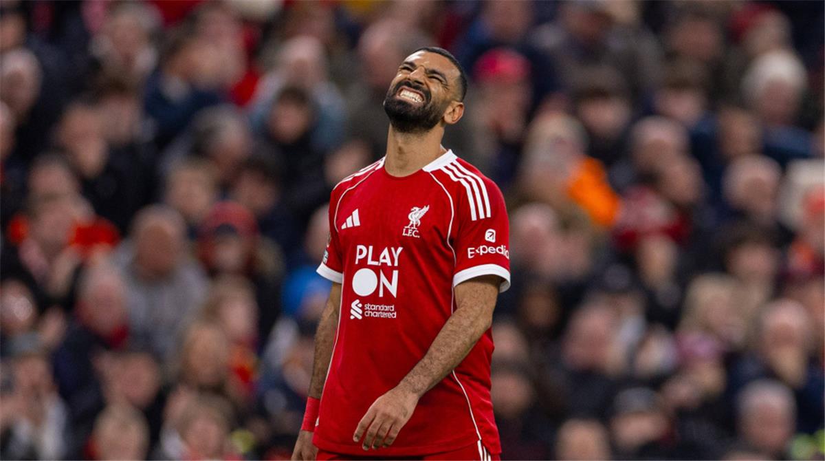 كريس وادل ينصح ليفربول بضم صفقتين: لاعب واحد لا يكفي لتعويض محمد صلاح