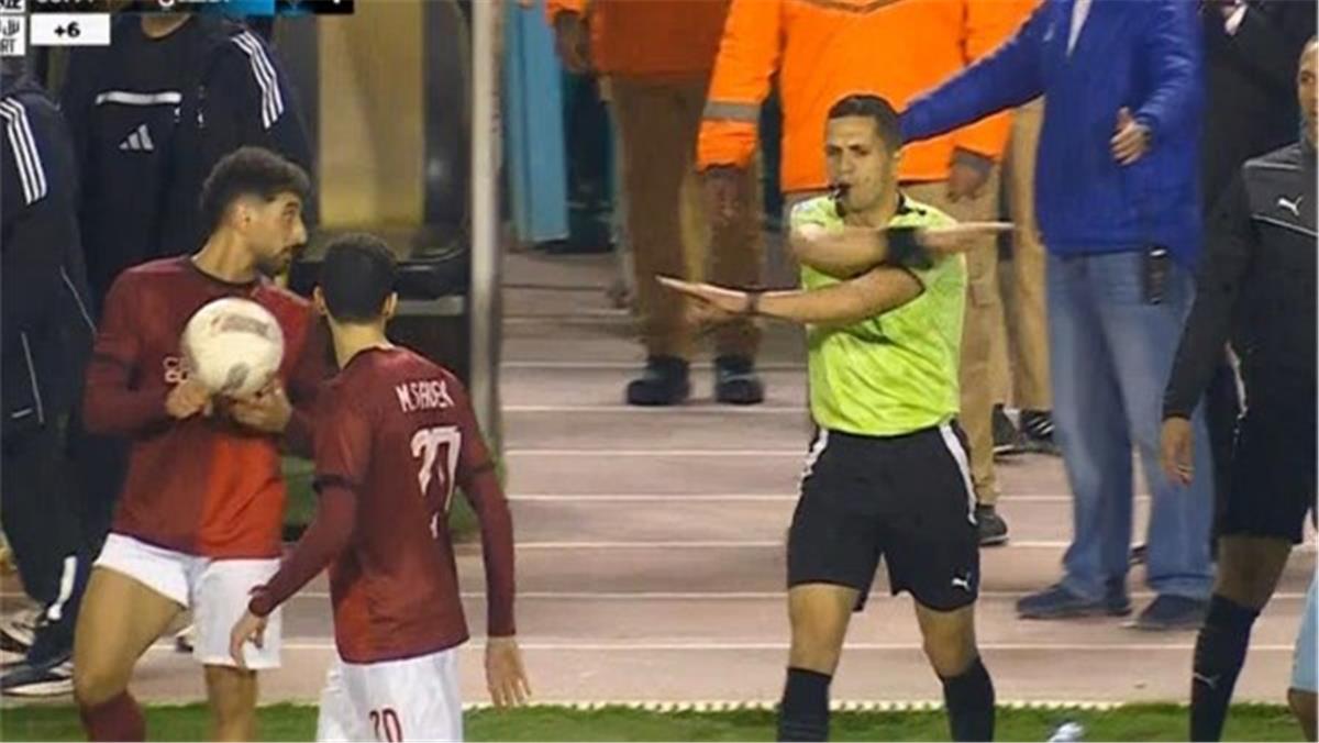 خاص | لجنة الحكام تتخذ قرارًا تجاه محمود وفا بعد مباراة الأهلي وسيراميكا كليوباترا