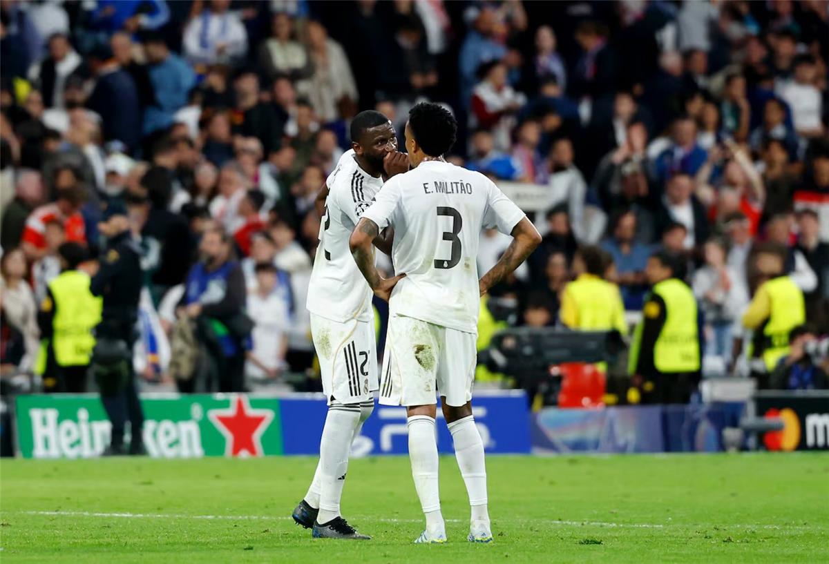 ماركا: لاعب ريال مدريد أكسب الفريق صلابة دفاعية أمام بايرن ميونخ