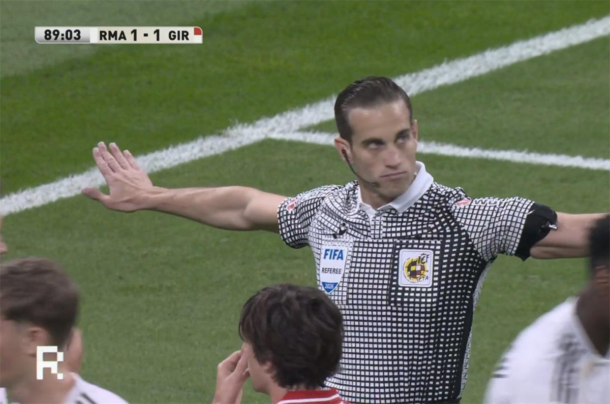 قناة ريال مدريد تهاجم التحكيم بعد التعادل مع جيرونا: مهزلة في دوري نيجريرا